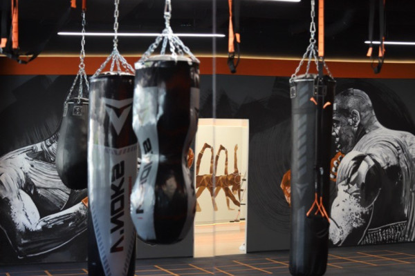 Продаж прибуткового спортивного клубу в центрі Києва